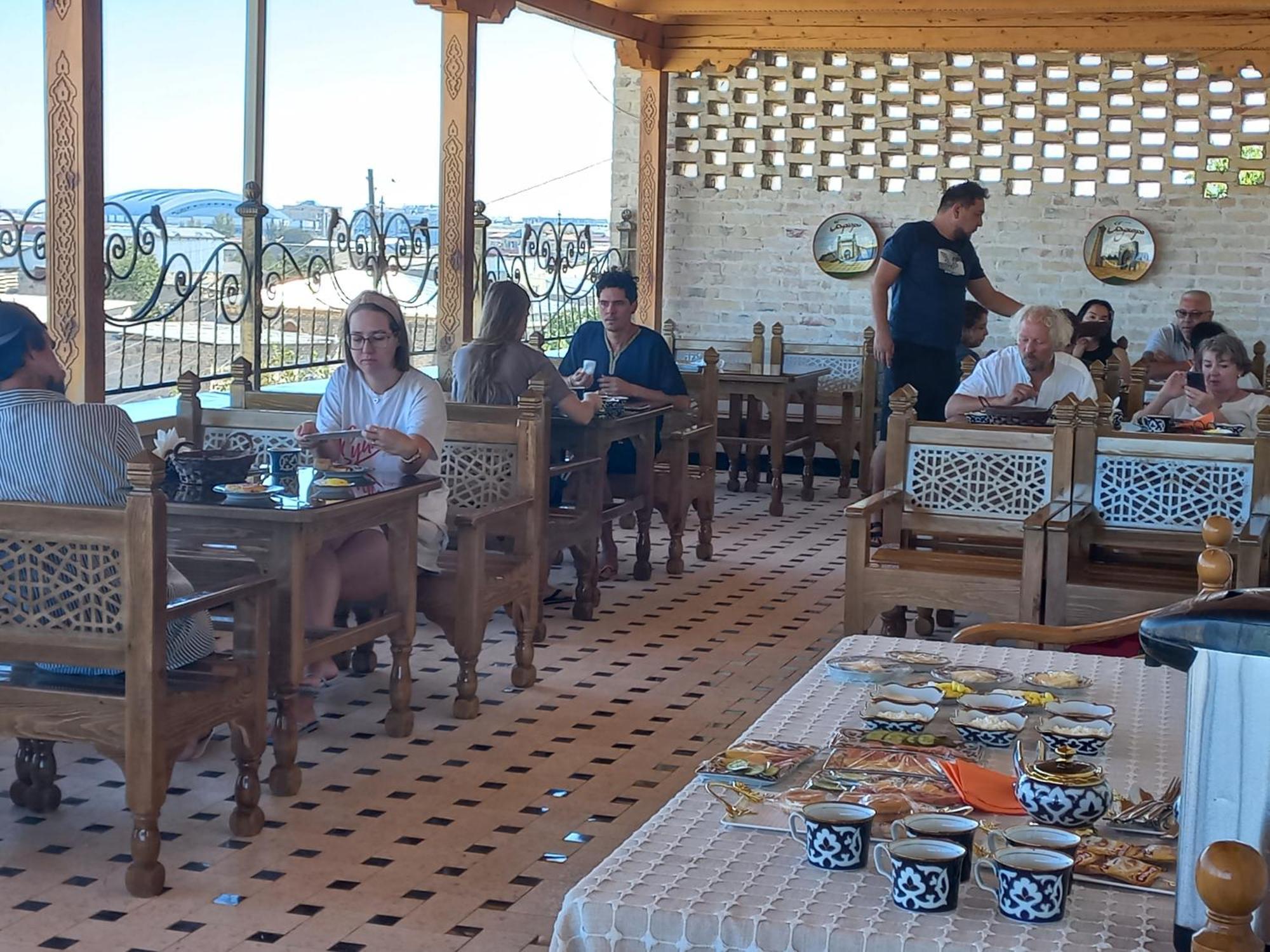 Hotel Zarhal Бухара Екстериор снимка